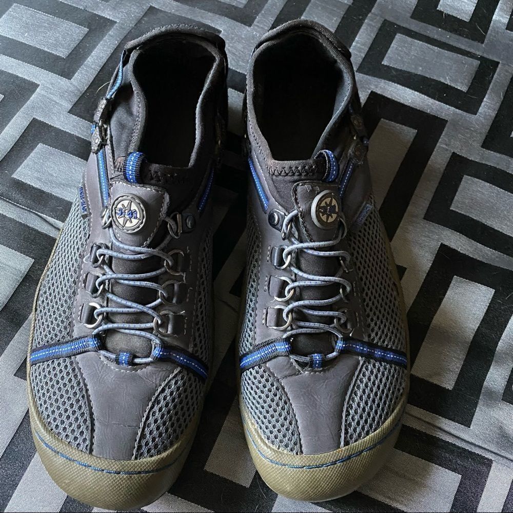 J-41 Jeep engineered traction sole, gray/blue gym-shoe